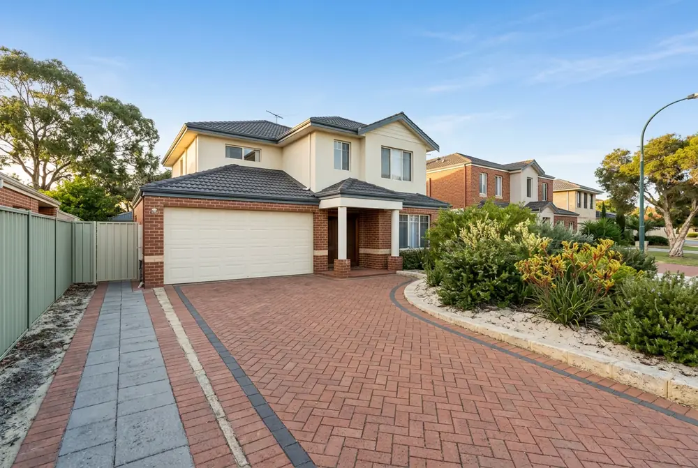 Herringbone driveway at a 2000s home in Jindalee, Perth