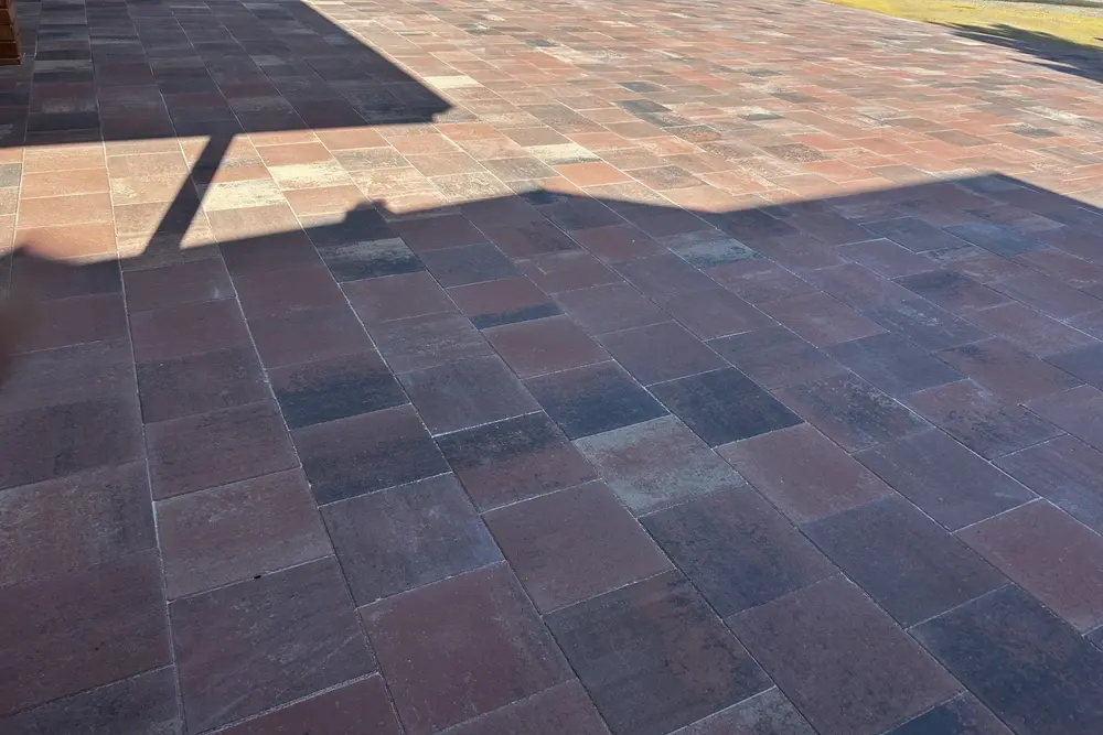 Stretcher bond paving in red and charcoal pavers, Perth by IBP Paving